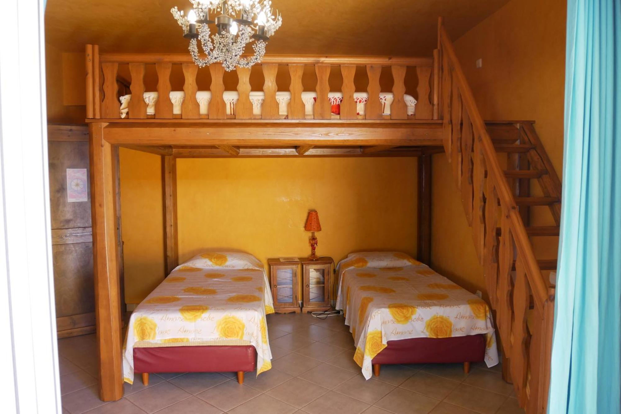 Casa Di Luce Bed & Breakfast Agia Marina  Exterior photo
