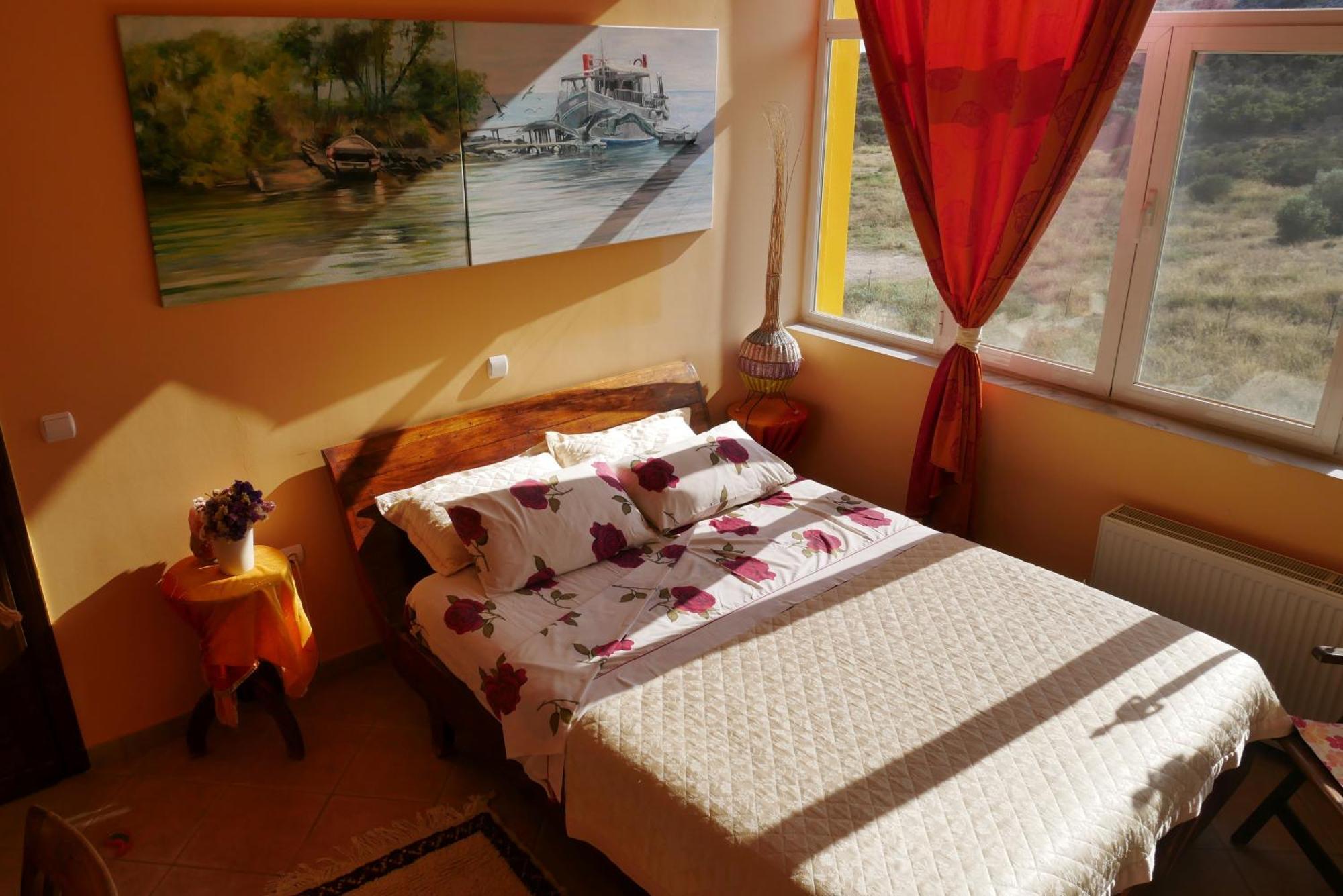 Casa Di Luce Bed & Breakfast Agia Marina  Exterior photo